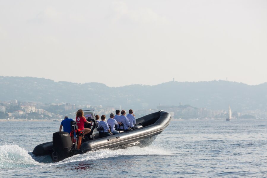 Teambuilding nautique en baie de Cannes agence évènementielle Ysseo