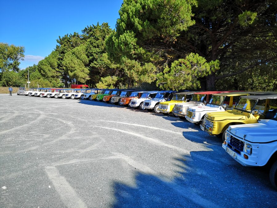 Agence évènementielle Ysseo Team Building Séminaires voyages d'affaires Rallye Méhari et 2CV